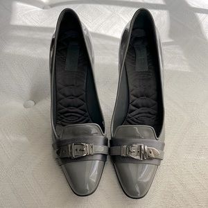 Gucci grey patent leather shoes